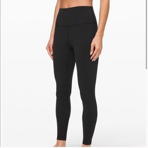 Lululemon Wunder Under yoga pants
